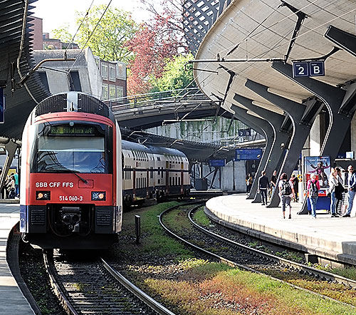 S-Bahn at Stadelhofen station in Zurich, Switzerland