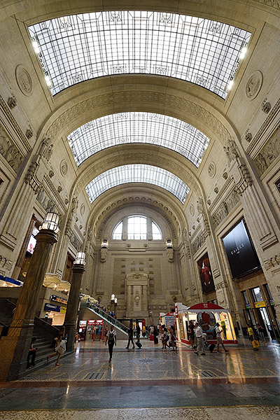 Interior of Milano Centrale in Milan | Copr. © 2019 by Tim Adams, all rights reserved